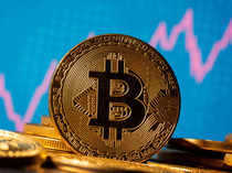 Bitcoin co<em></em>nsolidates at $65,000 level with increasing liquidations