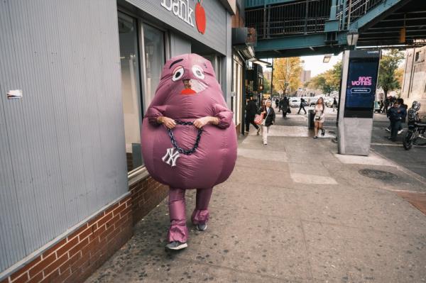 One Yankees fan outside the bar told The Post his team doesn’t need gimmicks.